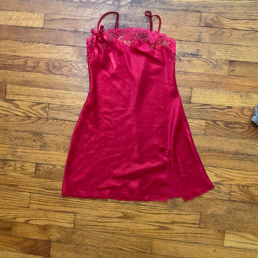 Victoria’s Secret Slip - small red